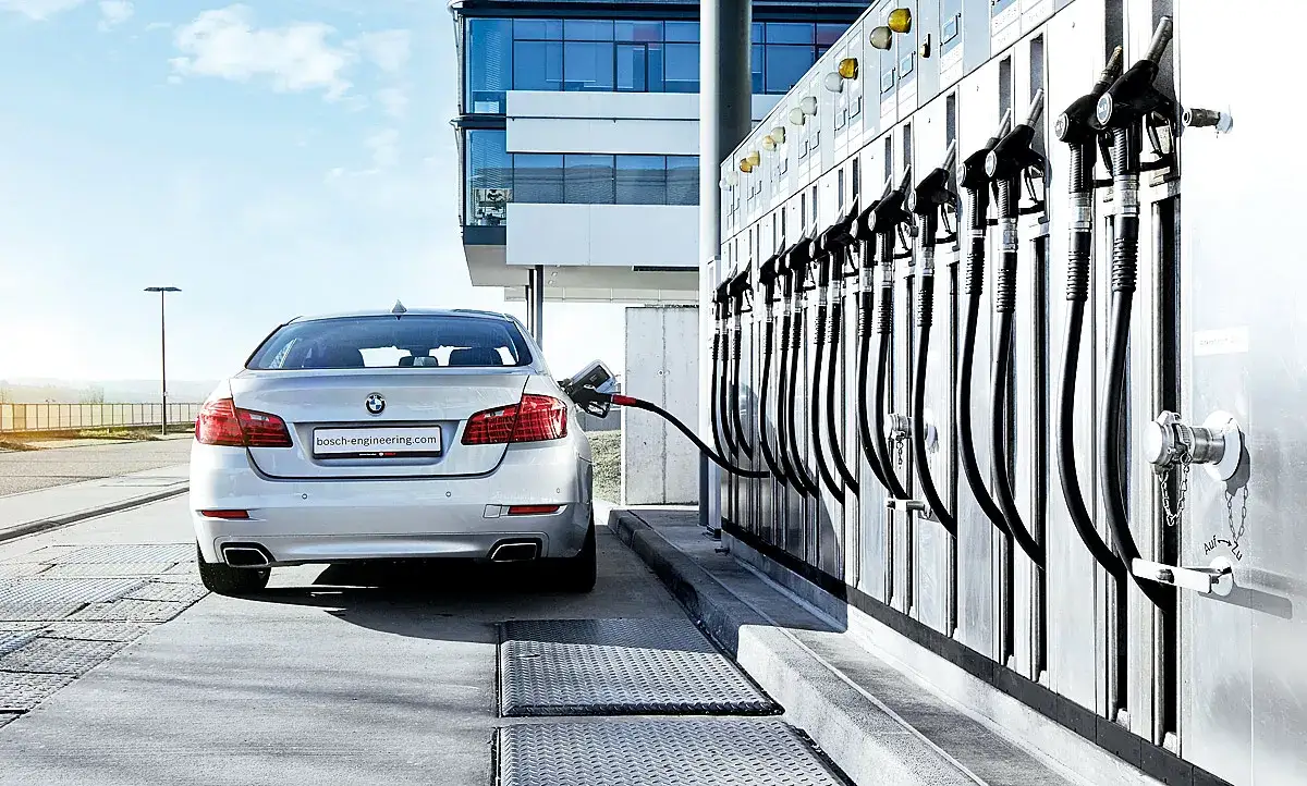 Zdjęcie Was ist synthetischer Kraftstoff? Vorteile, Herstellung und Anwendungen