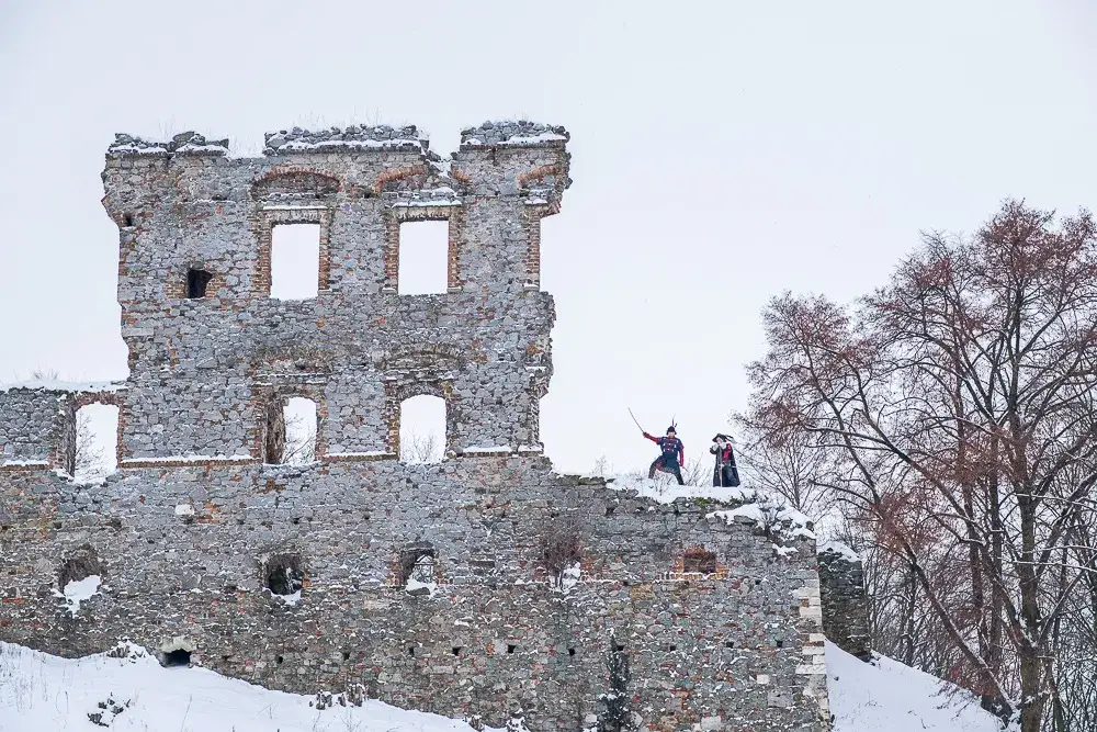 Zdjęcie Zamek w Międzygórzu: Tajemnice ruin i ich niezwykła historia