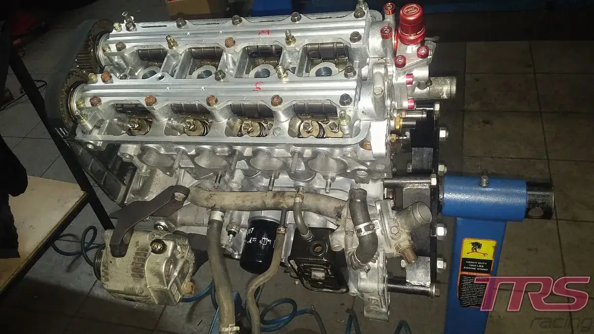 Zdjęcie Zakucie silnika: Tragiczne skutki, które zniszczą twój samochód na zawsze