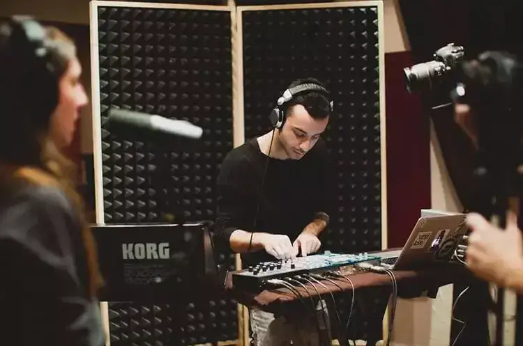 Zdjęcie Nagrywanie utworów w domu: Jak stworzyć profesjonalne brzmienie