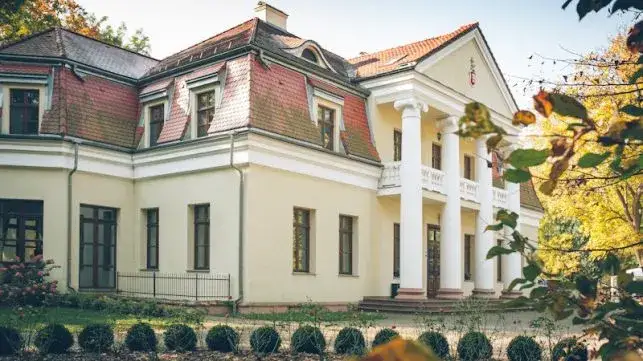 Zdjęcie Dworek Słupia - historia, luksusowe usługi i niezapomniane chwile