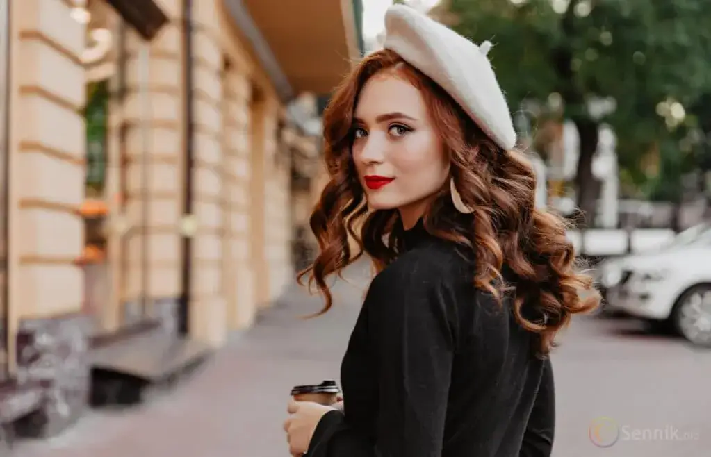 Zdjęcie Sennik: co oznacza sen o dziewczynie, która mi się podoba?