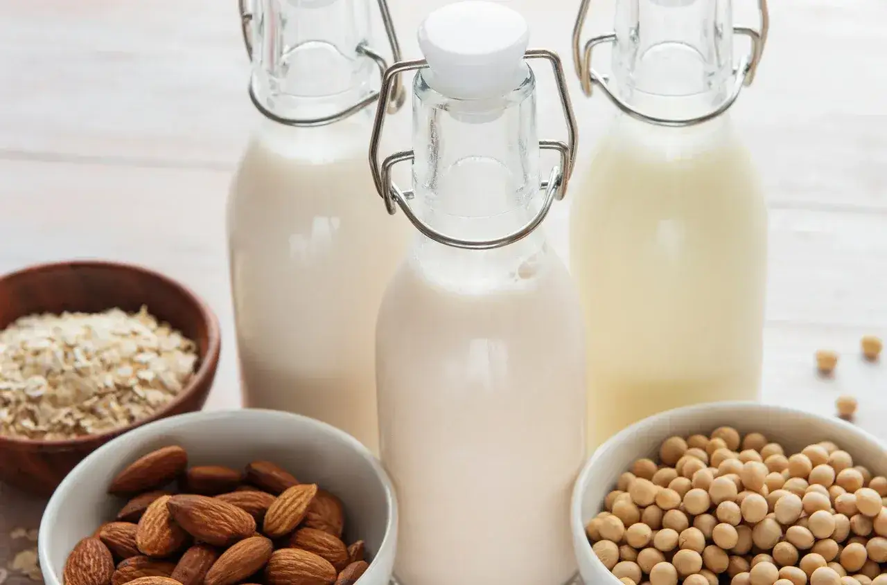 Zdjęcie Napój owsiany: zdrowa alternatywa dla mleka krowiego i jego korzyści