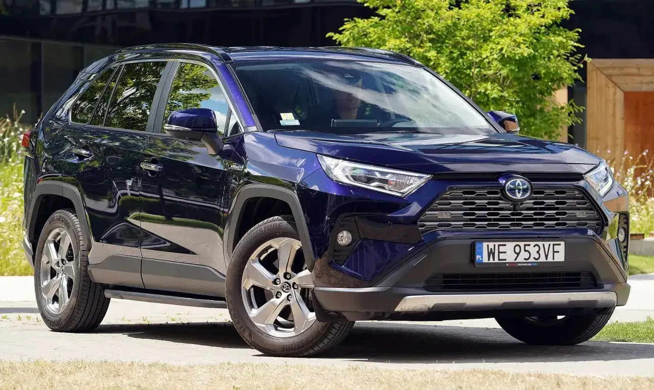 Zdjęcie Toyota RAV4 jaki silnik wybrać, aby uniknąć kosztownych błędów?