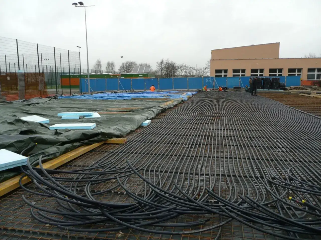 Zdjęcie Ile kosztuje budowa lodowiska? Poznaj ceny i ukryte wydatki