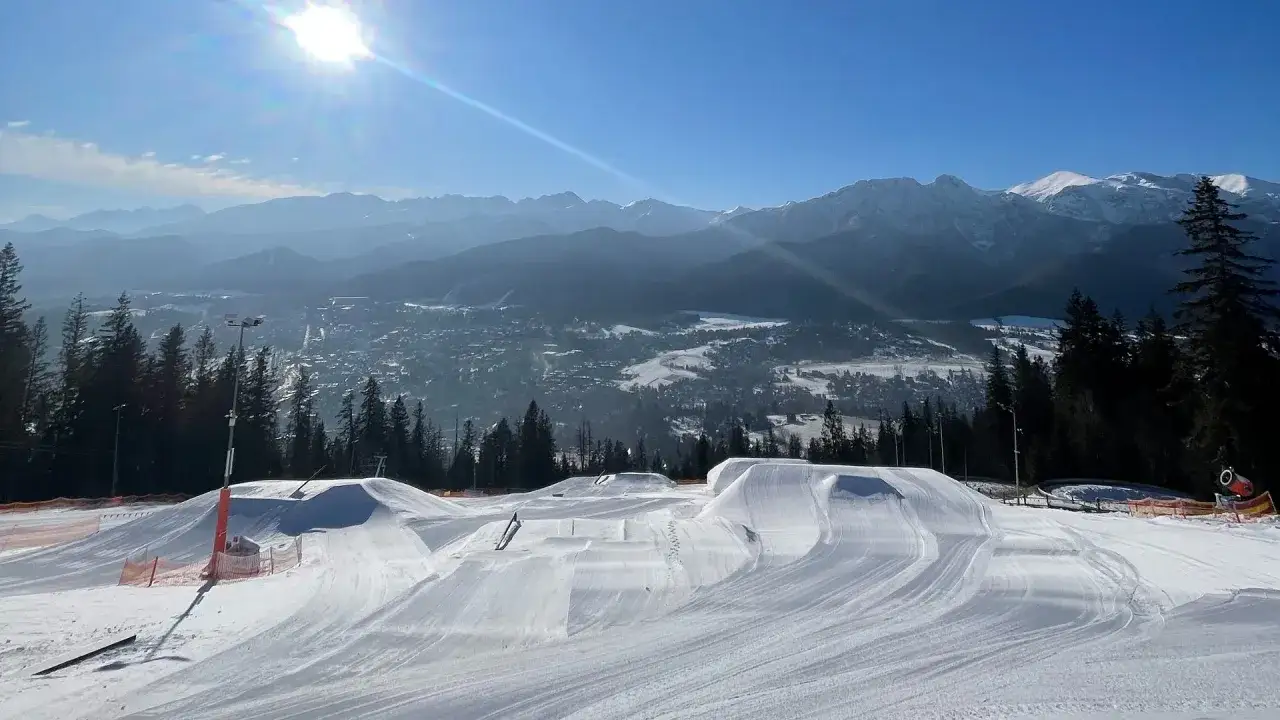 Zdjęcie Goobaya snowpark – najlepsze atrakcje dla miłośników freestyle'u