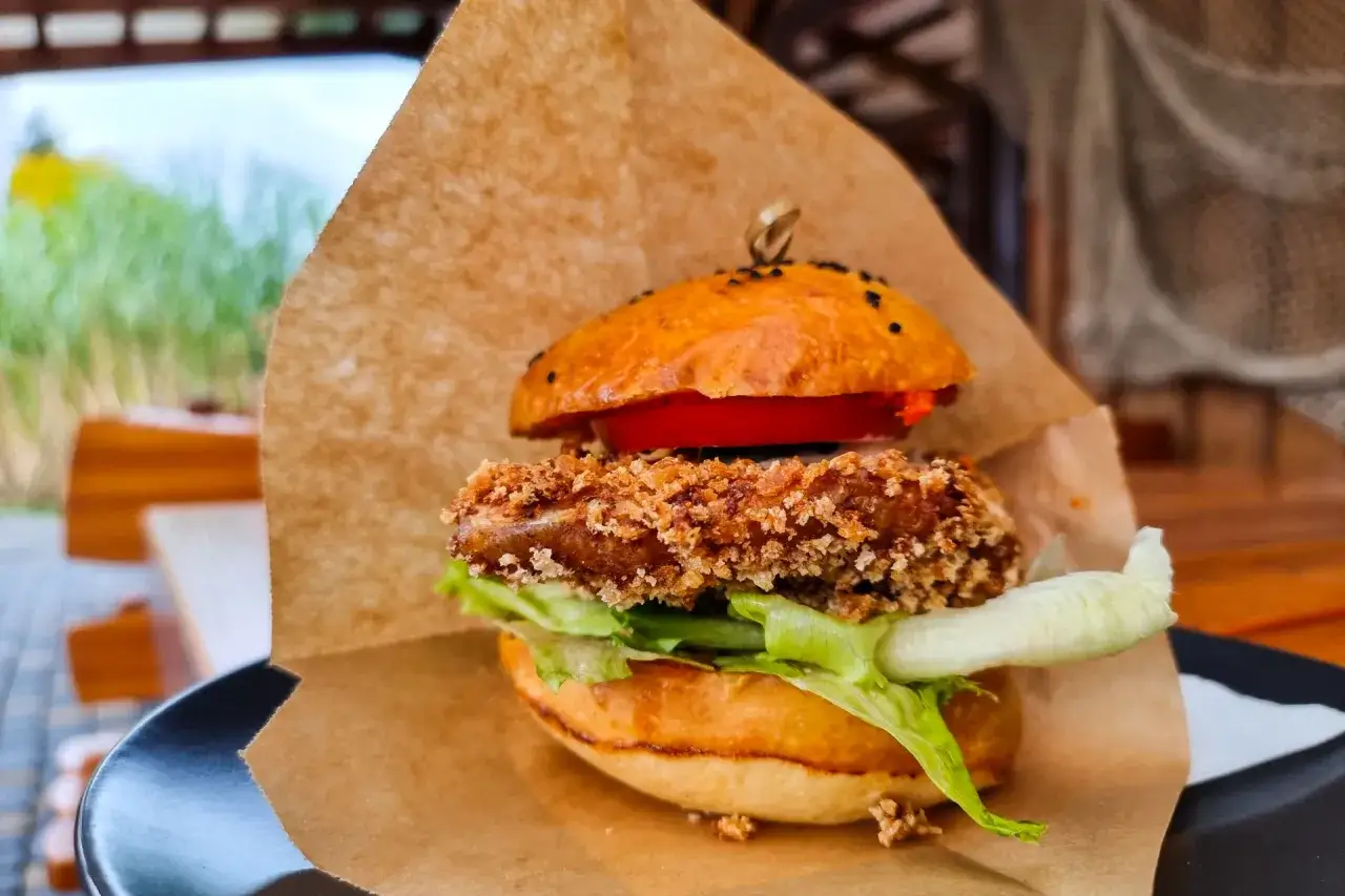 Zdjęcie Gdzie zjeść w Zwierzyńcu? Odkryj najlepsze restauracje i smaki