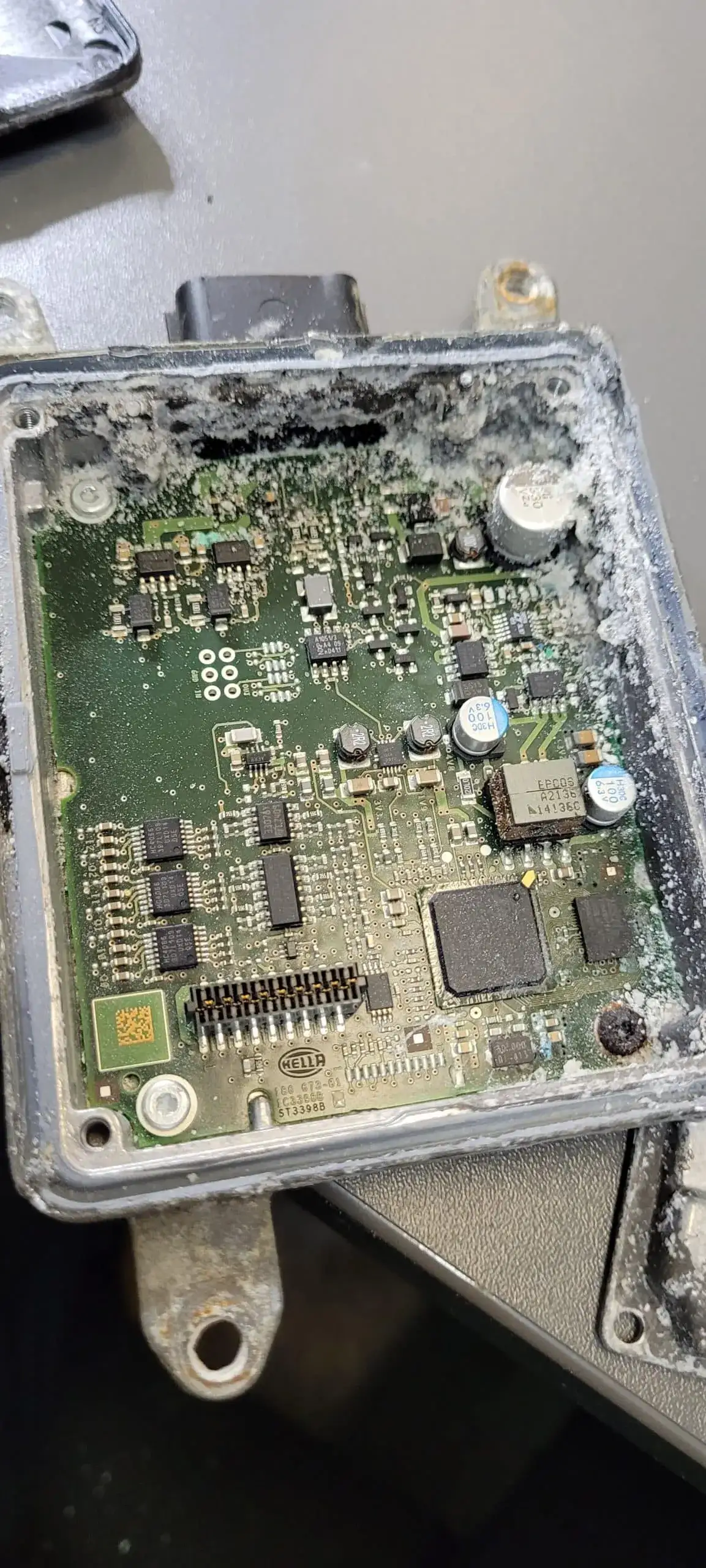 Zdjęcie Objawy uszkodzonego sterownika silnika Opel, które mogą zrujnować jazdę