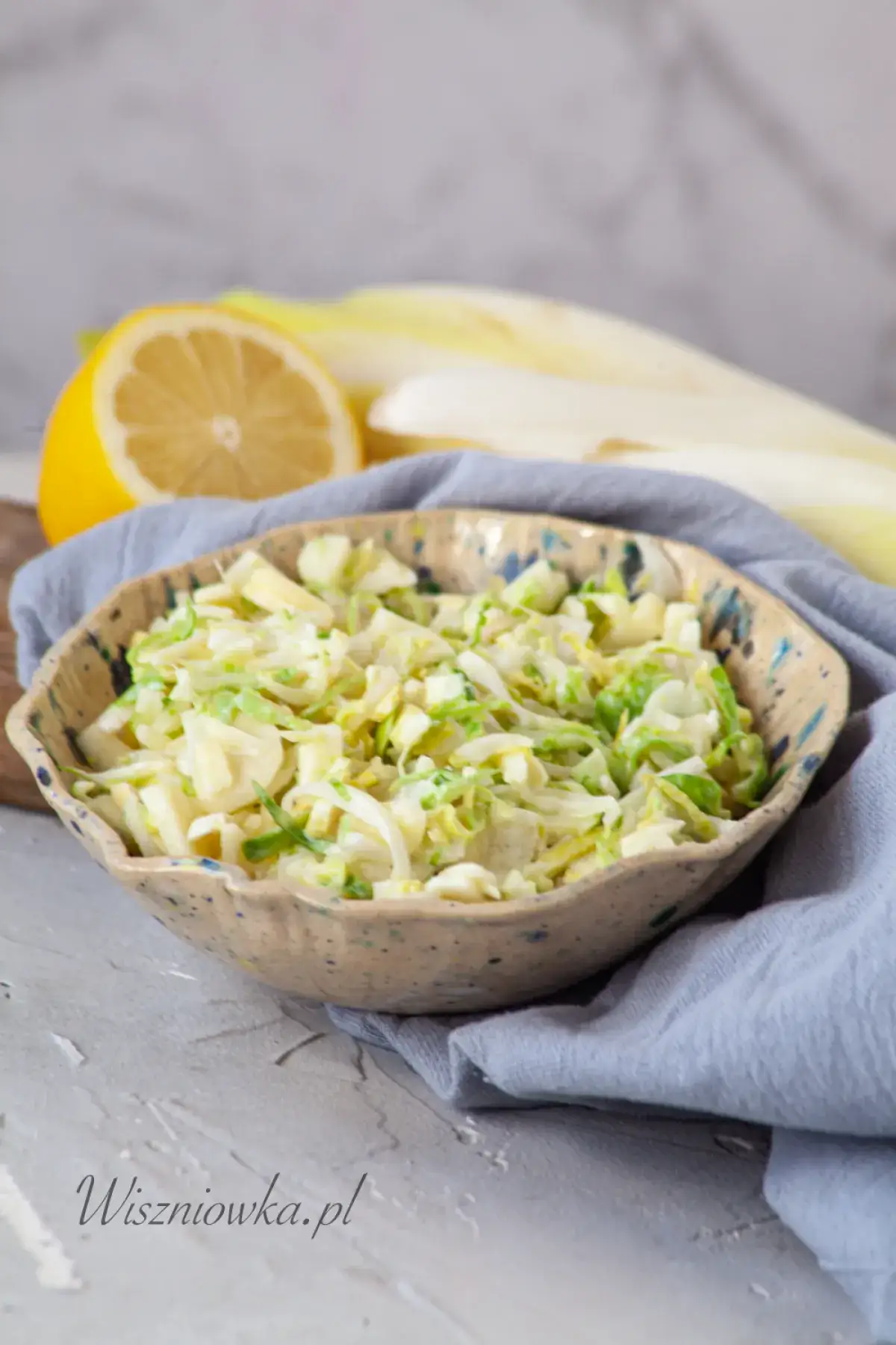 Zdjęcie Jak zrobić sałatkę z cykorii, aby zachwycić smakiem i prostotą