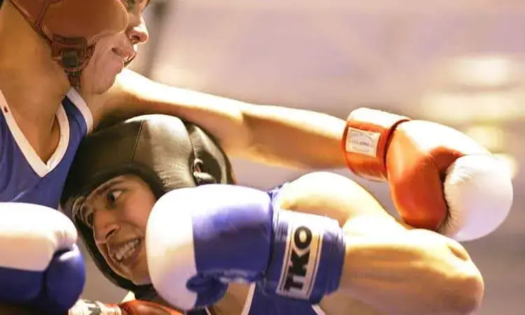 Zdjęcie Co oznacza sen o biciu kogoś w twarz: symbolika i ukryte znaczenie