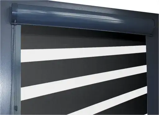 Zdjęcie Jakie rolety do antracytowych okien - idealne kolory i style, które zachwycają