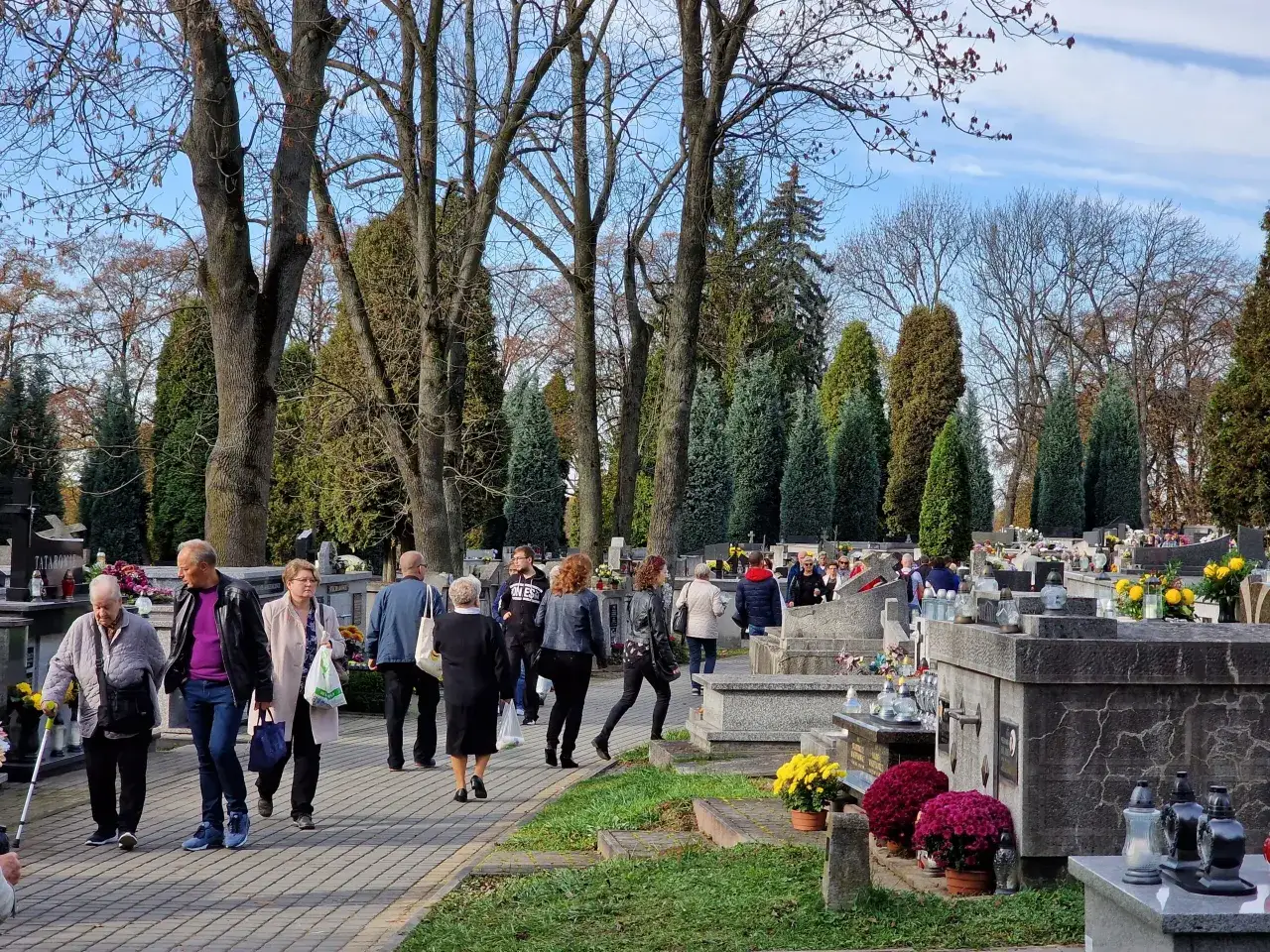 Zdjęcie Jak modlić się za dusze w czyśćcu – skuteczne modlitwy i ich znaczenie