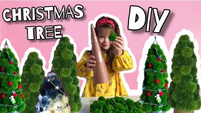 Zdjęcie Choinka z pomponów: Jak ją zrobić? Instrukcja DIY dla kreatywnych dzieci