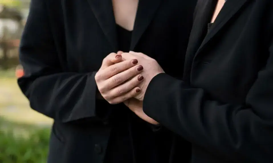 Zdjęcie Co dzieje się z duszą po pogrzebie? Tajemnice życia po śmierci i wierzenia