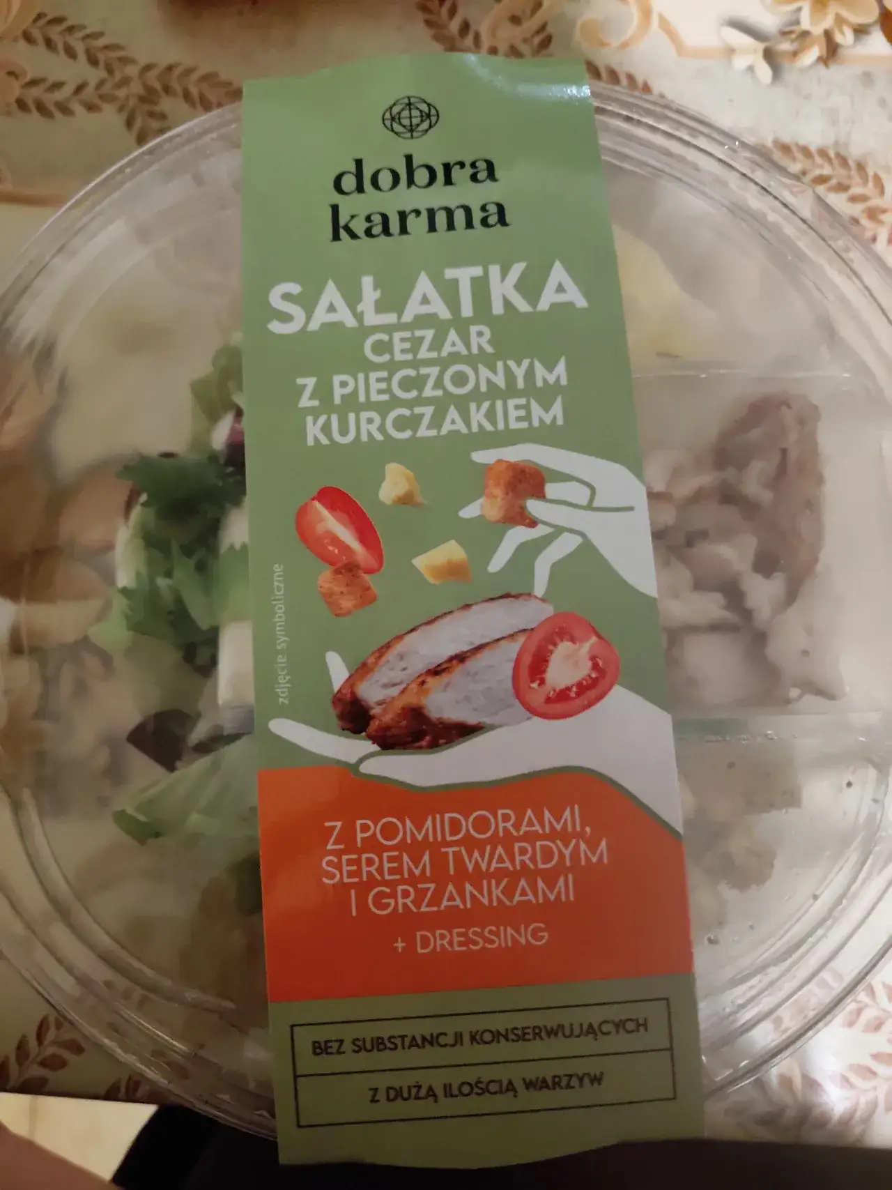 Zdjęcie Ile kcal ma sałatka z kurczakiem? Zaskakujące wartości kaloryczne!
