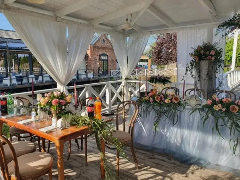 Zdjęcie Dworek i patio na wodoktach - idealne miejsce na Twoje wesele