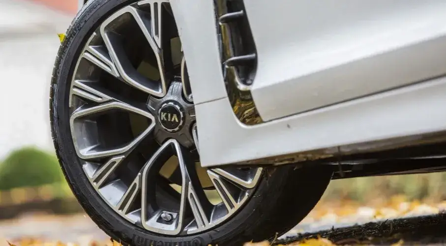 Zdjęcie Jakie opony zimowe na felgi 16? Wybierz najlepsze modele na zimę