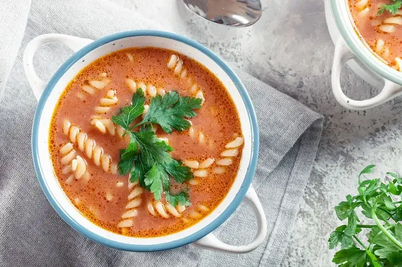 Zdjęcie Ile waży zupa pomidorowa? Sprawdź, ile gramów w porcji!