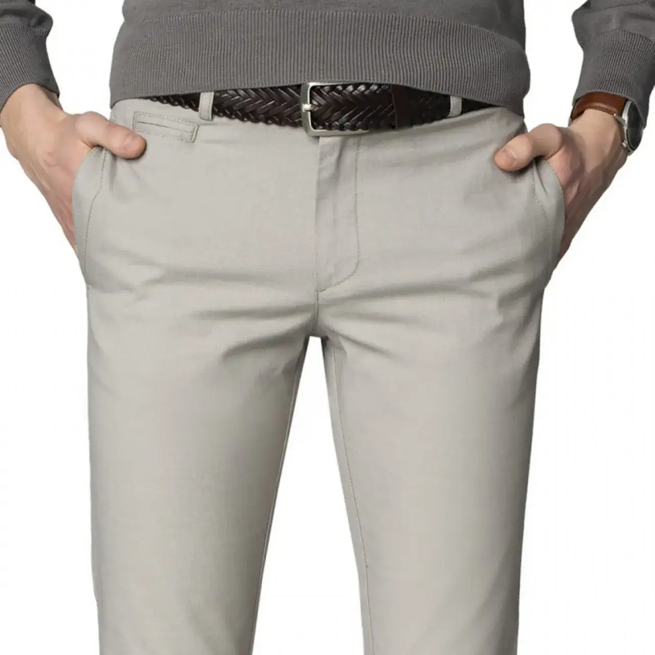 Zdjęcie Jasne spodnie męskie stylizacje: Modne zestawy, które Cię zaskoczą