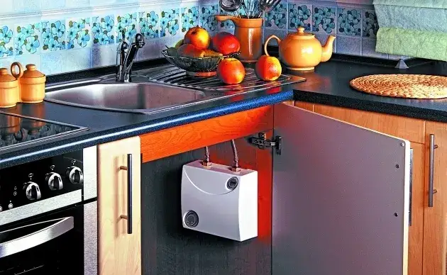 Zdjęcie Jaki podgrzewacz wody do mieszkania w bloku - uniknij kosztownych błędów