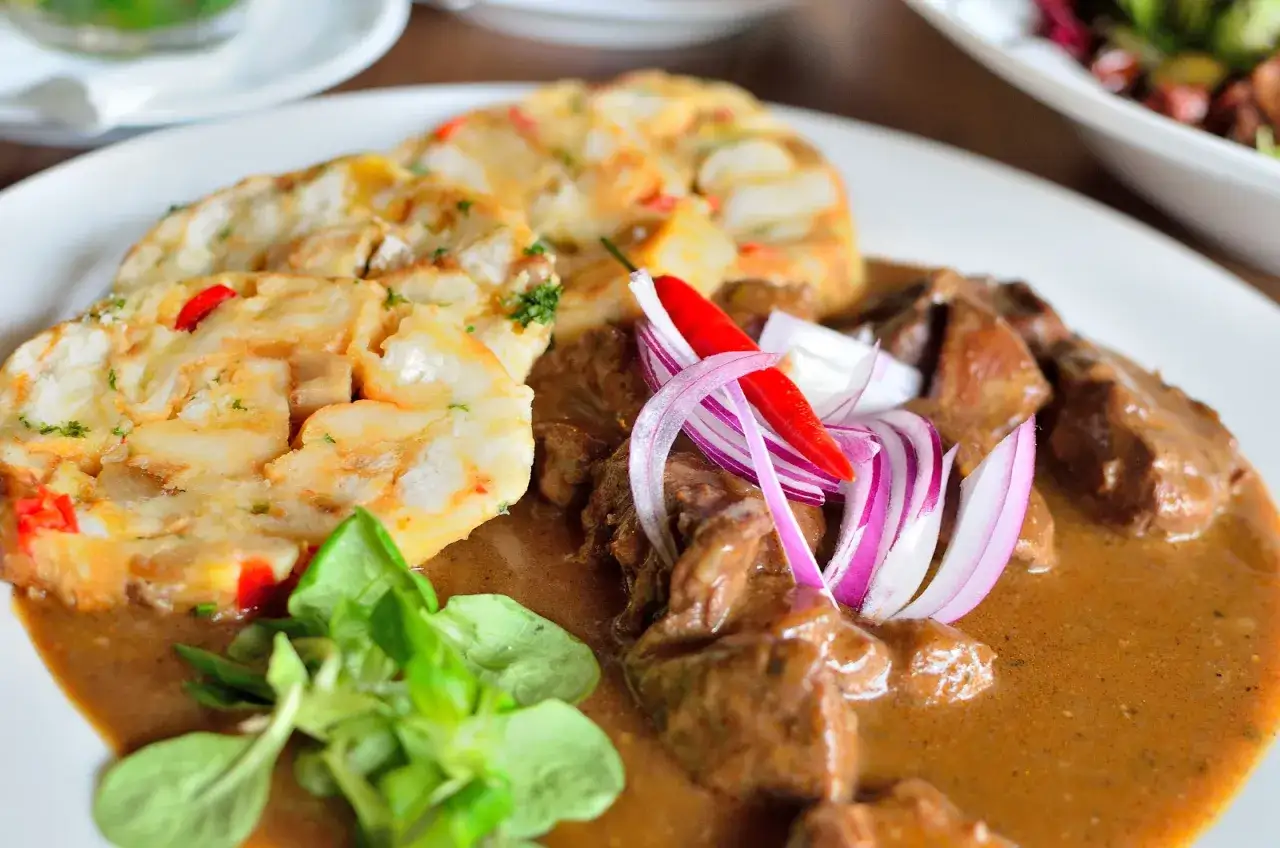 Zdjęcie Bratysława gdzie zjeść: najlepsze miejsca na tradycyjne i wegetariańskie dania