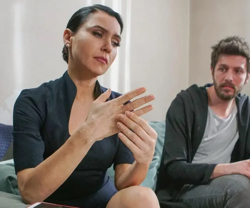 Zdjęcie Ile jest odcinków serialu zakazany owoc - zaskakujące różnice w wersji polskiej