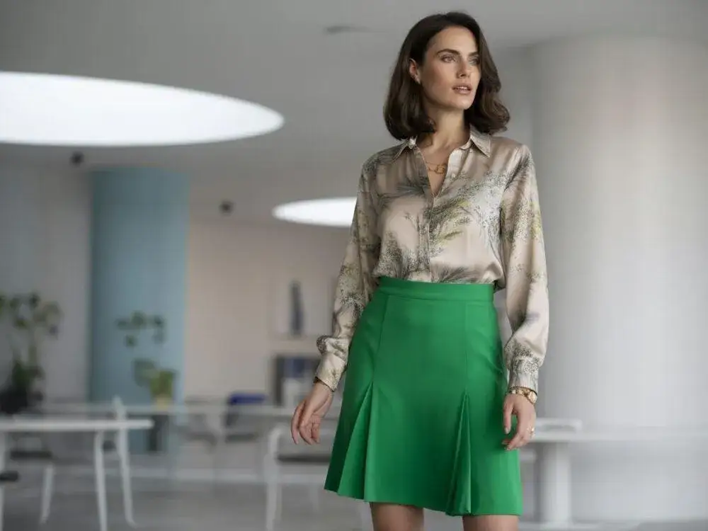 Zdjęcie Co do zielonej spódnicy? Odkryj idealne stylizacje na każdą okazję