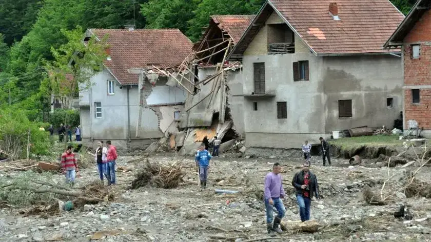 Zdjęcie Czy w Bośni jest bezpiecznie? Odkryj prawdziwe zagrożenia dla turystów