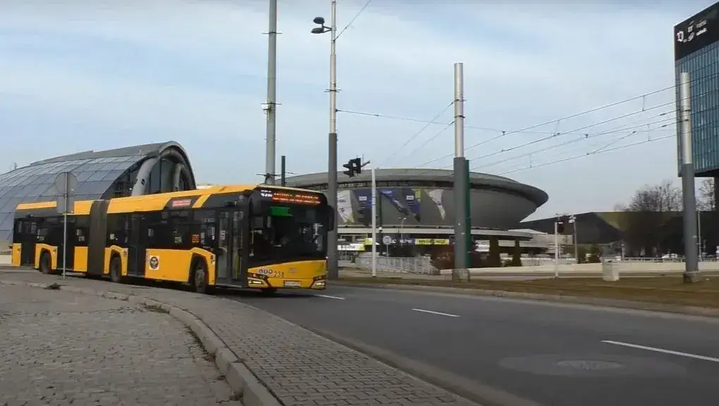 Zdjęcie Gdzie odjeżdża autobus 672 w Katowicach? Sprawdź lokalizację przystanku