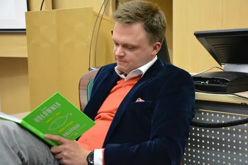 Zdjęcie Jakie książki napisał Hołownia? Odkryj jego najważniejsze tytuły