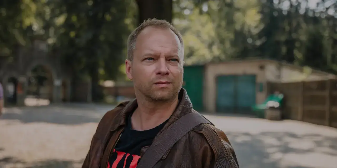 Zdjęcie W Tłumie 2023 - nowy serial kryminalny Canal+ wart obejrzenia?