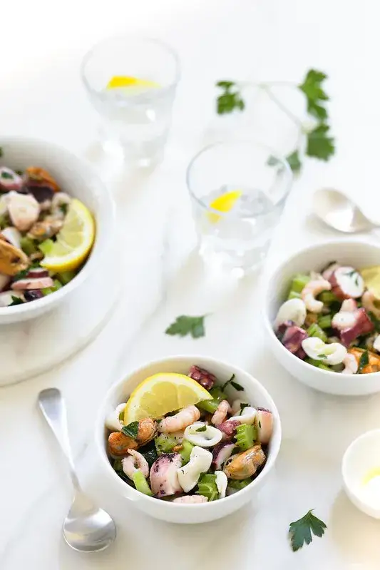 Zdjęcie Recette salade de fruits de mer : un plat frais et savoureux à essayer