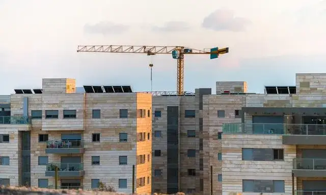 Zdjęcie Jakie oprocentowanie kredytu mieszkaniowego - uniknij wysokich kosztów