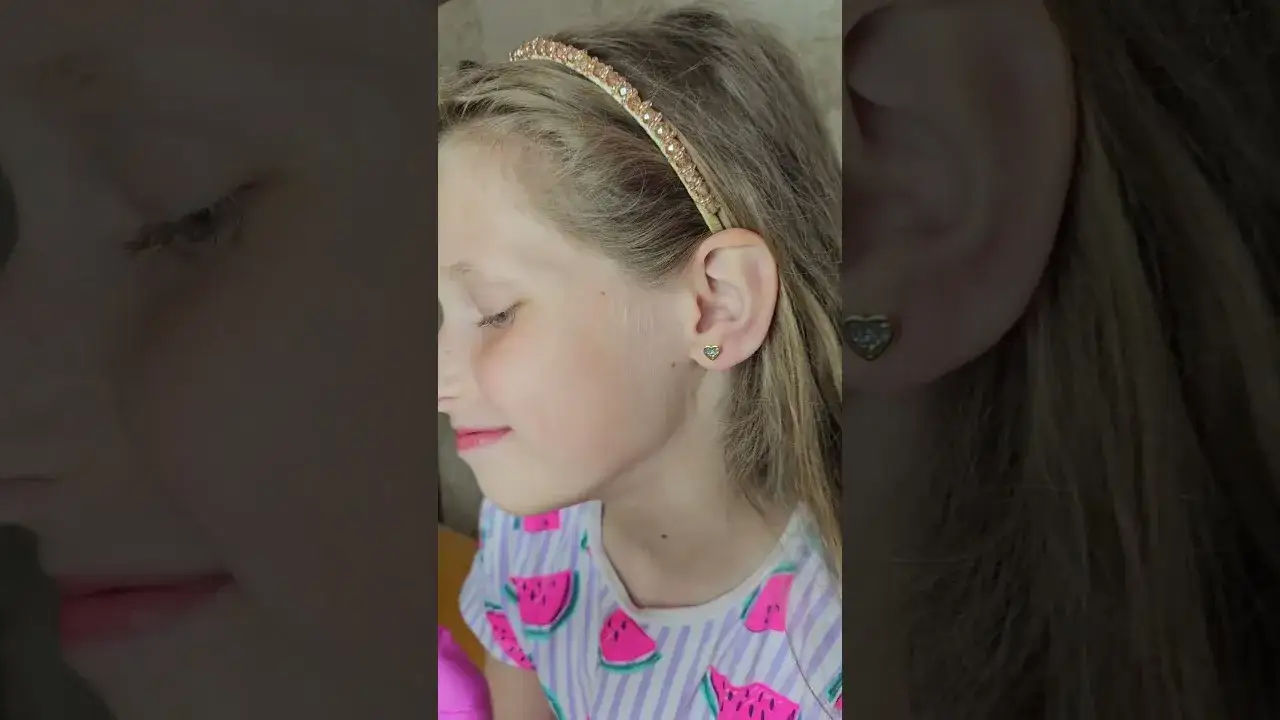 Zdjęcie Jak zdjąć kolczyki wkręty: 5 prostych kroków i przydatne wskazówki