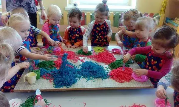 Zdjęcie Dzień spaghetti w żłobku: jak uczynić ten dzień wyjątkowym dla dzieci