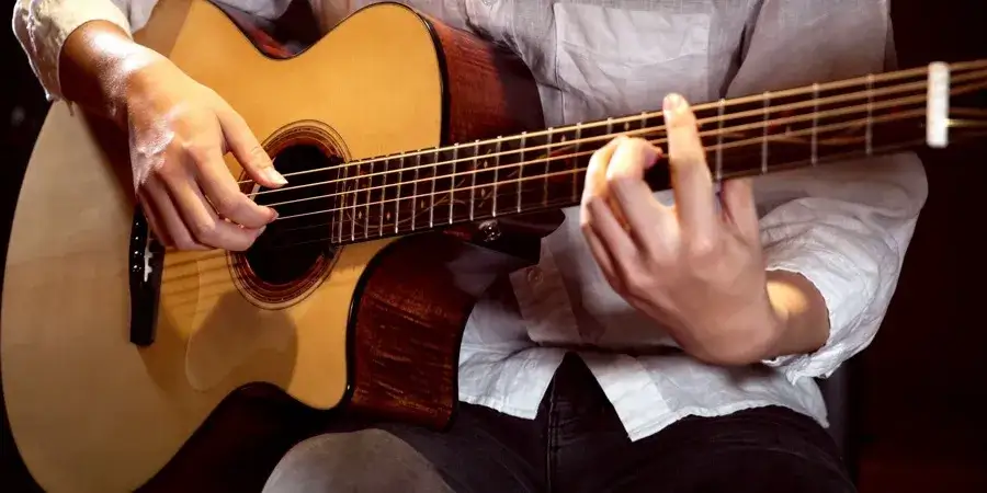 Zdjęcie Top 10 najlepszych gitar akustycznych w 2023 roku - sprawdź ranking