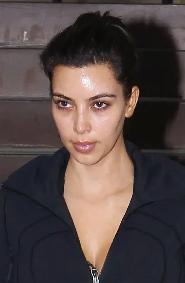 Zdjęcie Kim Kardashian bez makijażu - zaskakujące zdjęcia i reakcje fanów