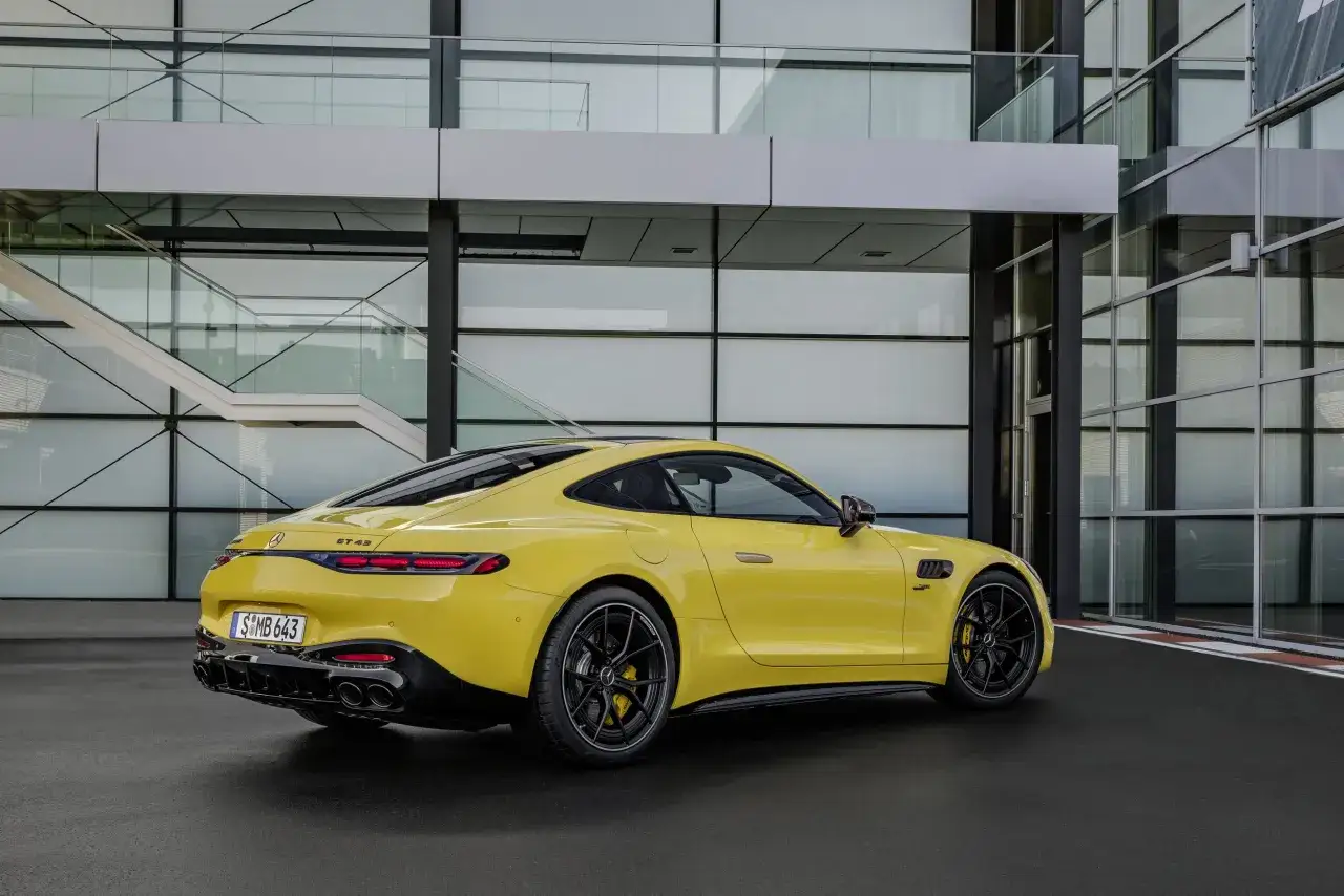 Zdjęcie Mercedes AMG GT 43 - szczeg&oacute;łowe informacje o osiągach i cenie
