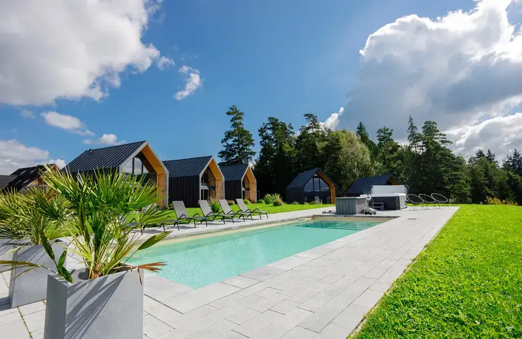 Zdjęcie Gdzie znaleźć domki z prywatnym basenem w Polsce? TOP 10 ofert