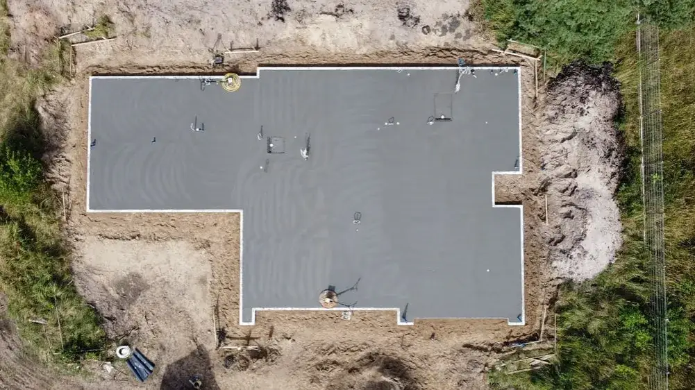 Zdjęcie Jakie fundamenty pod dom parterowy - uniknij drogich błędów budowlanych