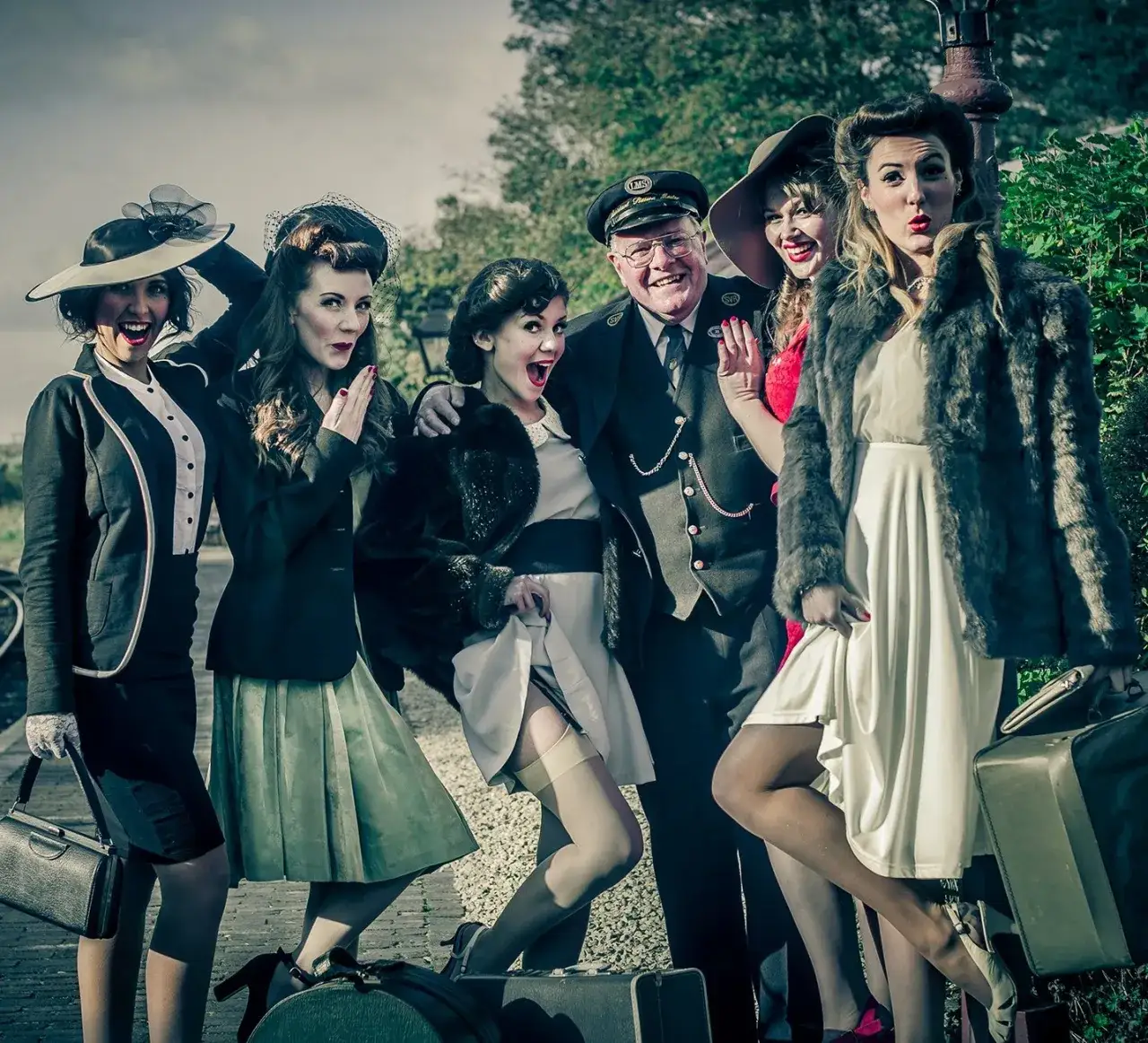 Zdjęcie Impreza w stylu lat 40 – stwórz niezapomniane wspomnienia i atmosferę