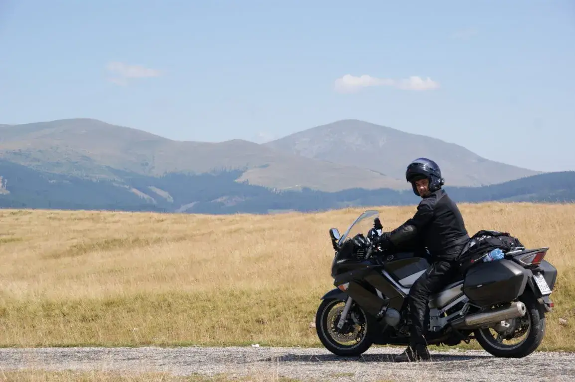 Zdjęcie Najlepsze trasy motocyklowe w Rumunii - odkryj ukryte skarby i widoki