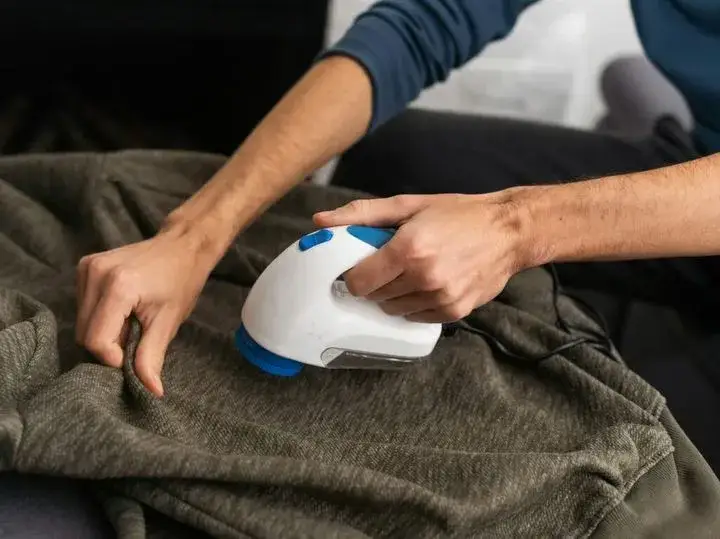 Zdjęcie Najlepsza golarka do ubrań – uniknij zmechaceń i wybierz mądrze