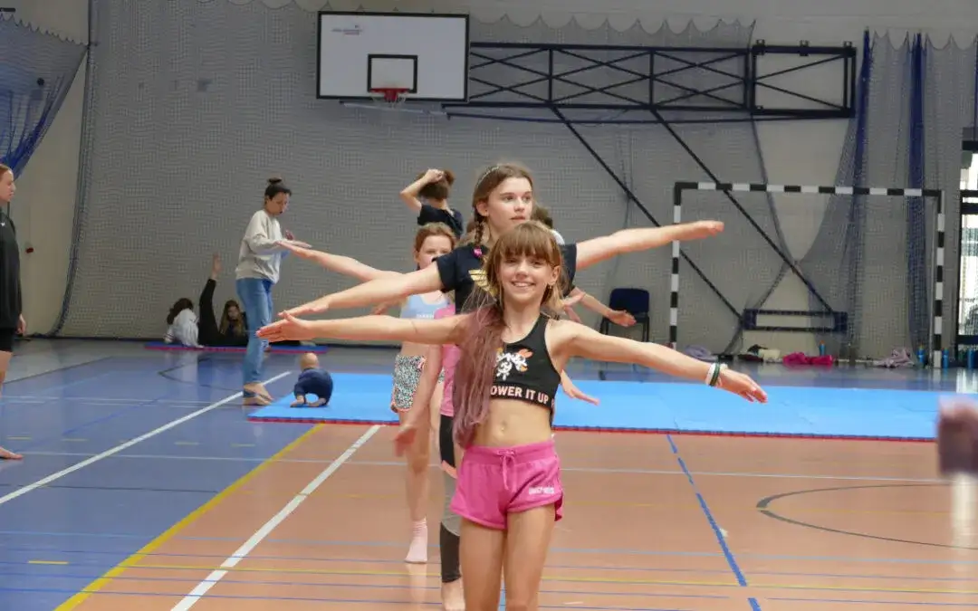 Zdjęcie Akrobatyka dla dzieci: Poradnik dla rodzic&oacute;w - korzyści i bezpieczeństwo