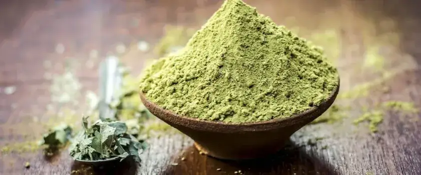 Zdjęcie Czy henna uczula? Objawy alergii i jak ich uniknąć