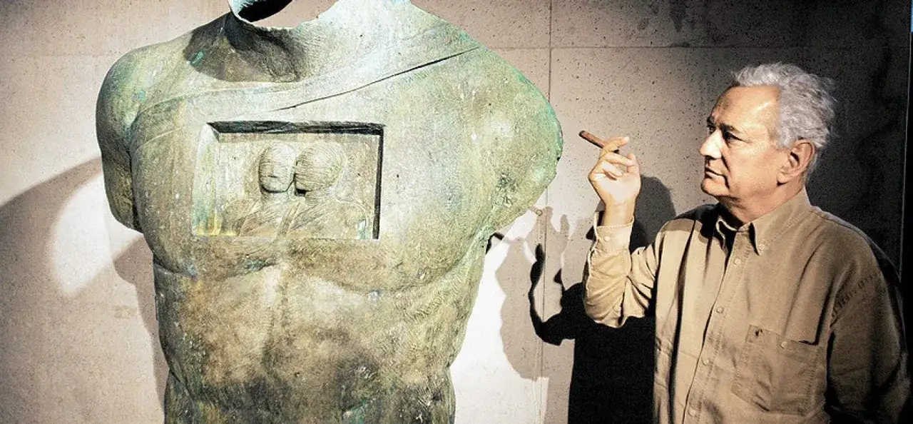 Zdjęcie Igor Mitoraj Perseusz – niezwykła rzeźba z ukrytym znaczeniem