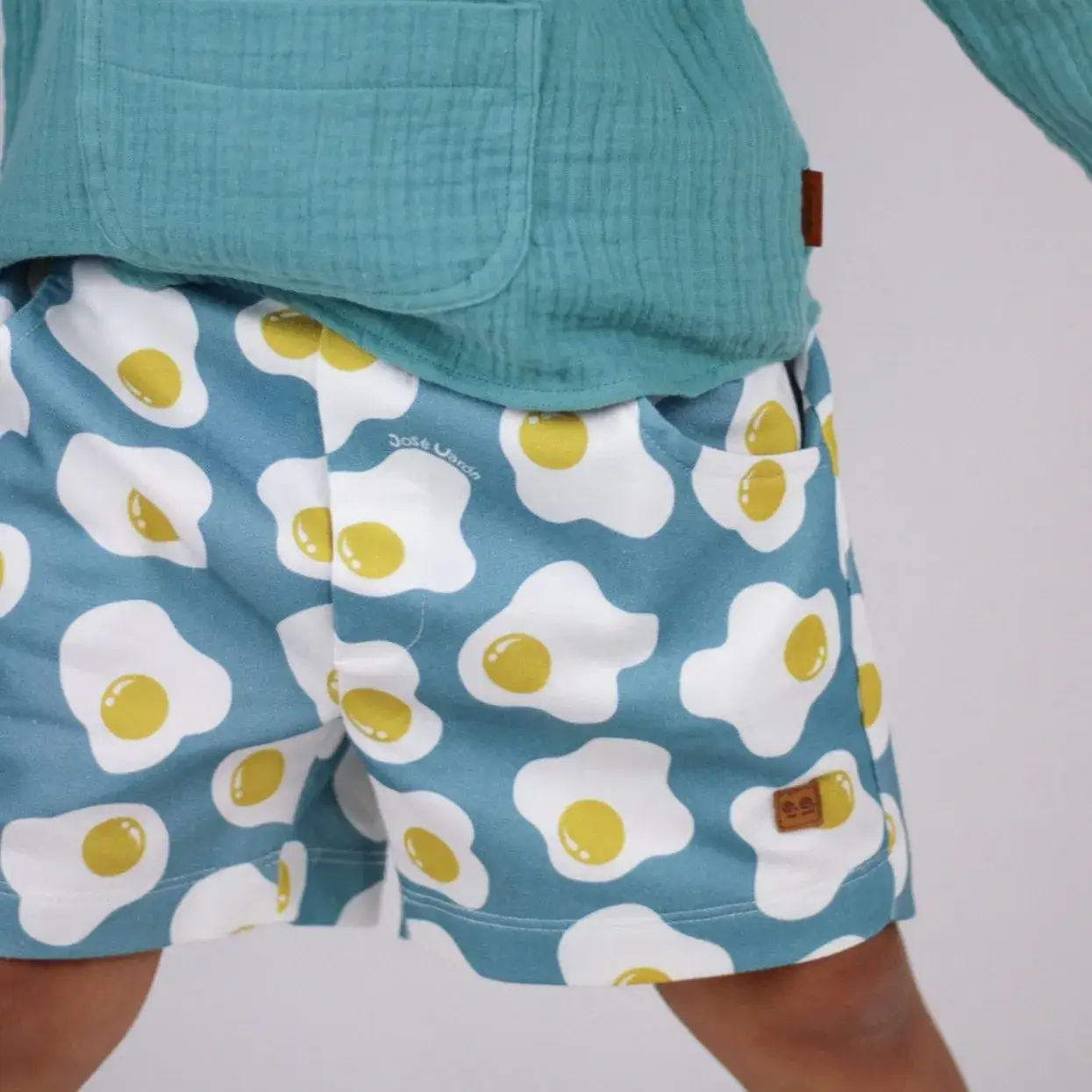 Zdjęcie Los mejores pantalones con estampados que no puedes dejar pasar