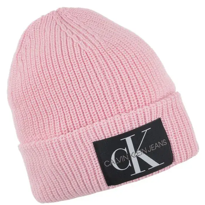 Zdjęcie Ile kosztuje czapka Calvin Klein? Ceny od 129 do 370 zł