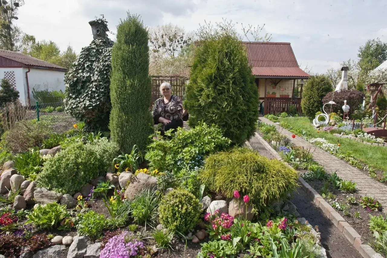 Zdjęcie Czy można mieszkać na działce ROD? Poznaj ważne przepisy i konsekwencje