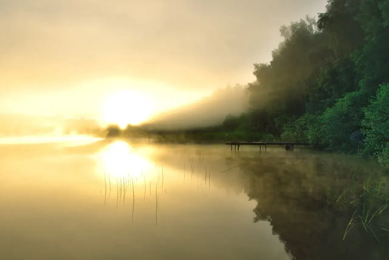 Zdjęcie Jezioro Głuszyńskie: tajemnice, atrakcje i piękno przyrody